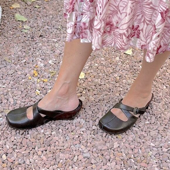 Wearever by Bare Traps Leather Slides Mules Size 8 - Picture 1 of 4
